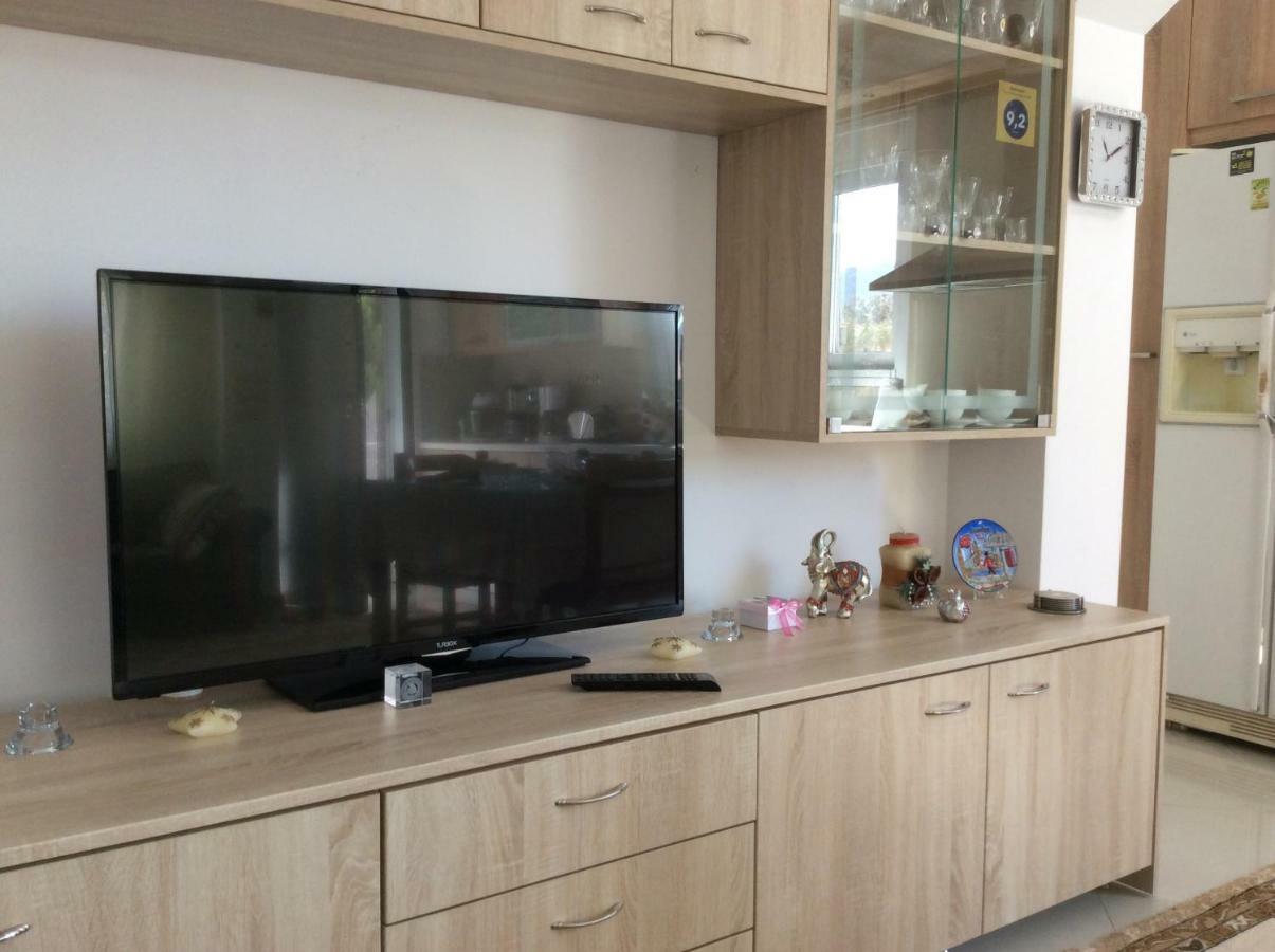 Sofia'S Seaview Villa Near Airport And Beach アルテミダ エクステリア 写真