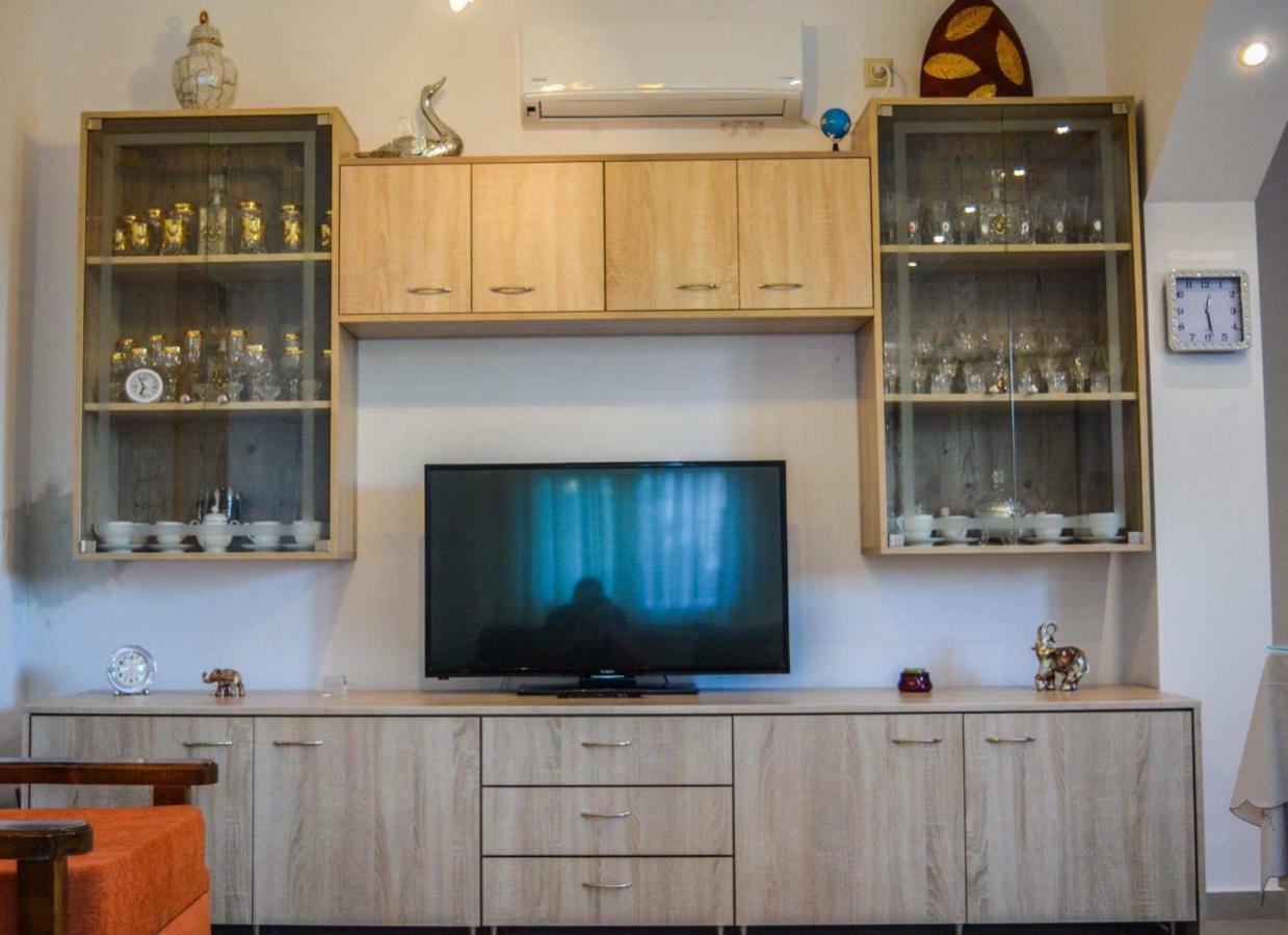 Sofia'S Seaview Villa Near Airport And Beach アルテミダ エクステリア 写真