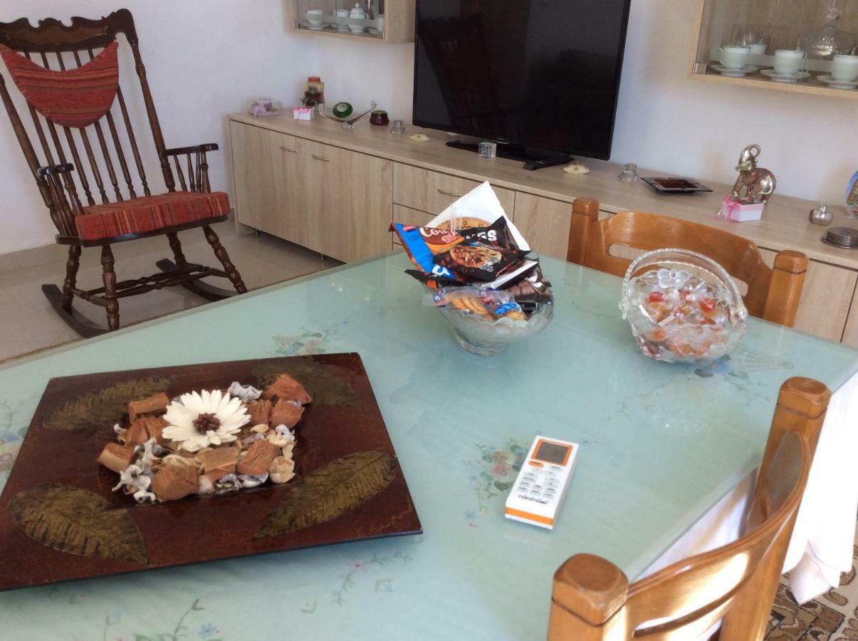 Sofia'S Seaview Villa Near Airport And Beach アルテミダ エクステリア 写真